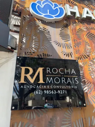 Vendo fachada de vidro usada 6mm, 108x70, adesivo removível 