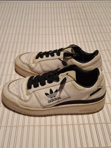Tênis Adidas Forum Low - Branco/Preto | + cadarço branco | Originals | Nº 40