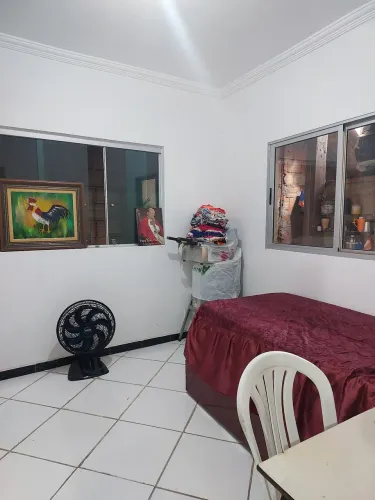 Alugo quarto individual para moças e rapazes