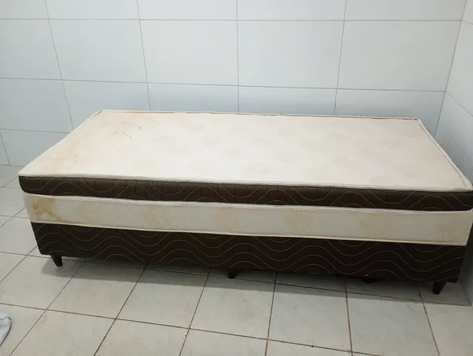 Cama de solteiro otima