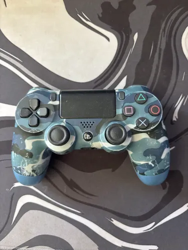 Controle de PS4 camuflado azul