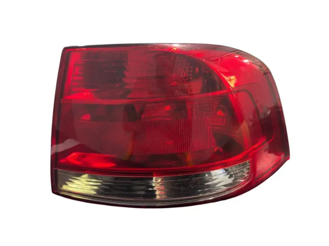 Lanterna traseira direita importada Volkswagen Voyage 2008/2013