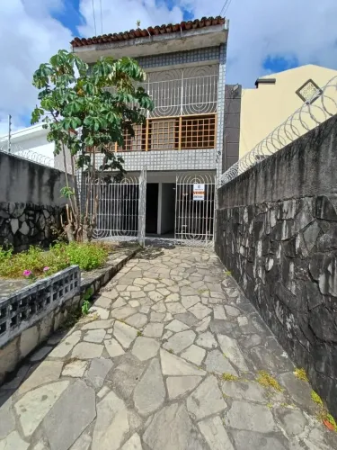 Casa com 3 dormitórios à venda por R$ 350.000,00 - Roger - João Pessoa/PB
