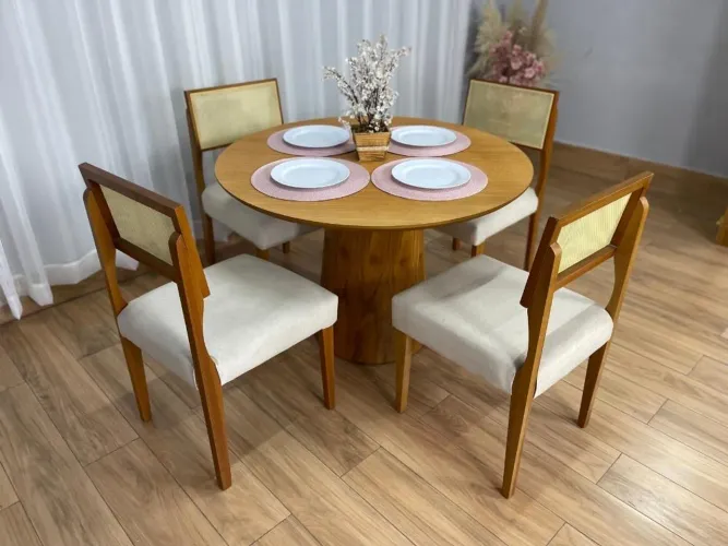 Mesa de Jantar Paris Circular 1.10×1.10 c/4 Cadeiras Grécia - Cinamomo Laminado/Bege Linho