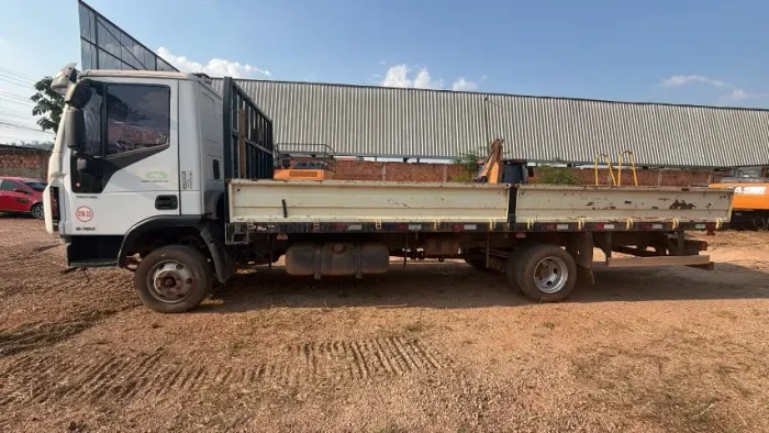 Iveco Tector 11-190 Carroceria Aberta - 100.033 km