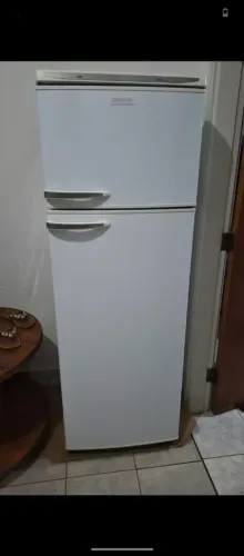 Vendo geladeira Dako