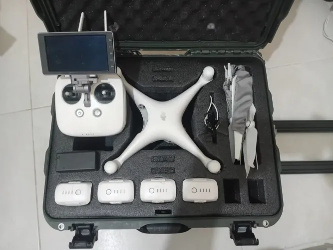 DRONE DJI PHANTOM 4