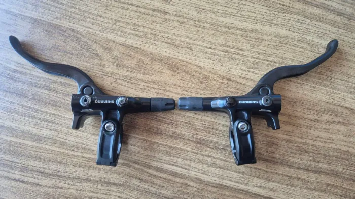 Par de Manetes /Alavancas de freio SHIMANO BL-M4100