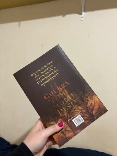VENDO LIVROS- OS QUATRO CAVALEIROS