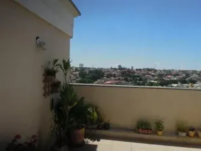 Imóvel para venda possui 140 metros quadrados com 4 quartos