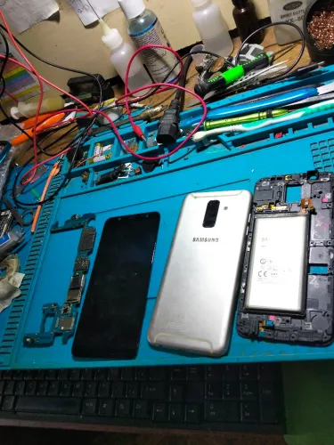 Celular J6 A605 para retirar a peça bateria boa e tela boa tela original