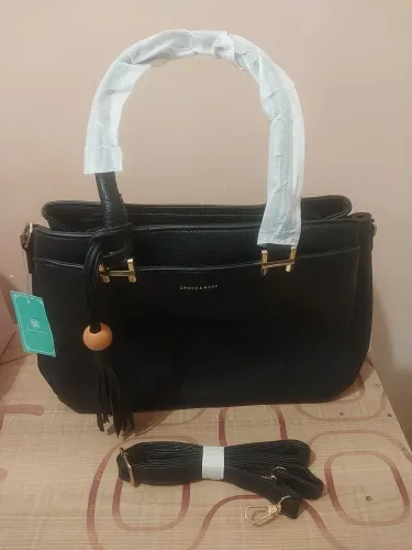 Bolsa Preta Média, várias divisórias