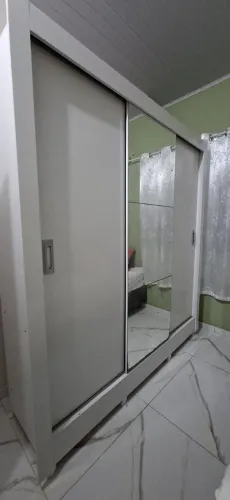 GUARDA ROUPA (SEMINOVO)