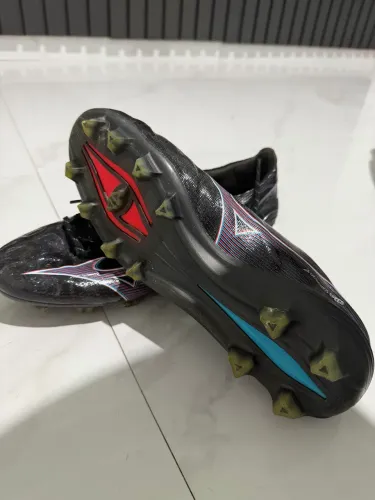 Chuteira profissional Mizuno Alpha elite 