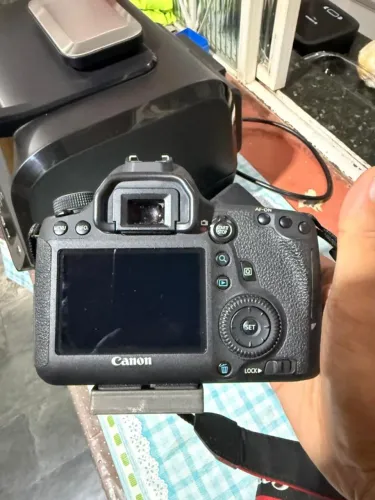 KIT FOTOGRÁFICO CANON - Câmera 6D + lente 24-70mm f/2.8L + flash 600EX-RT