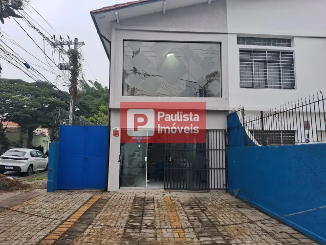 Sobrado comercial para Locação com 150 mº, 5 salas, 2 banheiros, 2 Vagas, copa, localizaçã