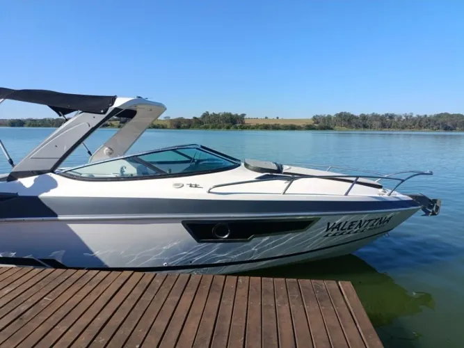 Lancha Ventura 265 Proa Fechada