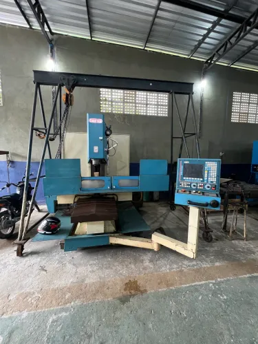 Vende-se fresadora cnc