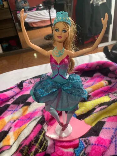 Barbie Gisele sapatilhas mágicas 
