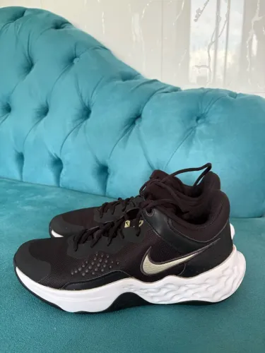 Tênis Nike Basquete super novo! Original!!