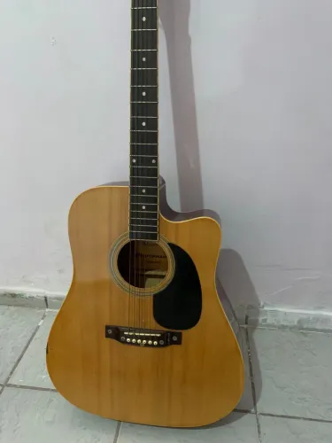 Vende-se Violão Giannini Performance, usado por 1 ano em perfeito estado