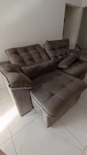 Sofá de suede retrátil e reclinável seminovo
