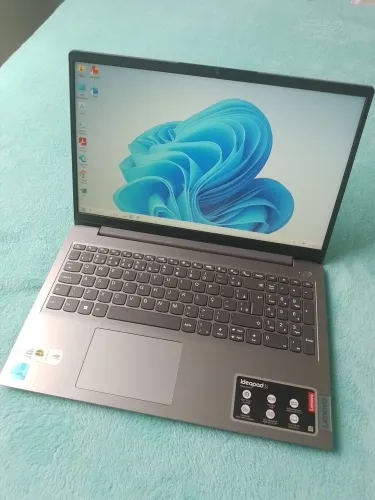 Lenovo Core I3 11a Ger 512GB nvme 8GB DDR4