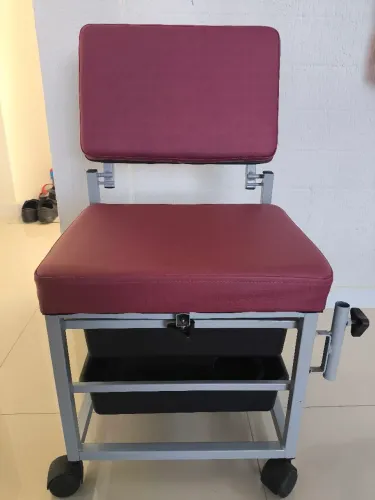 Cadeirinha de manicure