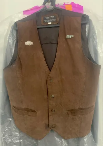  VENDO COLETE EM COURO DE ANTÍLOPE COM PACHS DA MARCA HARLEY DAVIDSON 