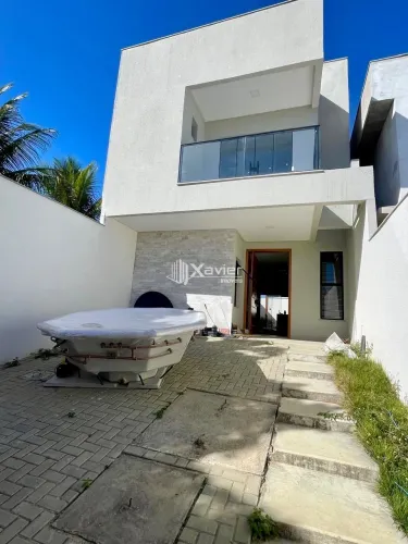 Casa à Venda com 4 Quartos, 2 Suítes, Área Gourmet e Jacuzzi em Nova Guarapari - Guarapari