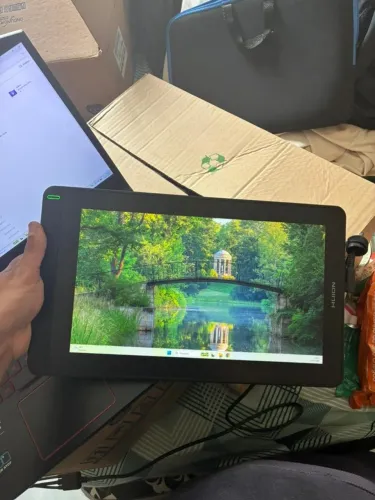 Mesa Digitalizadora Huion Kamvas 13 com Tela Full HD