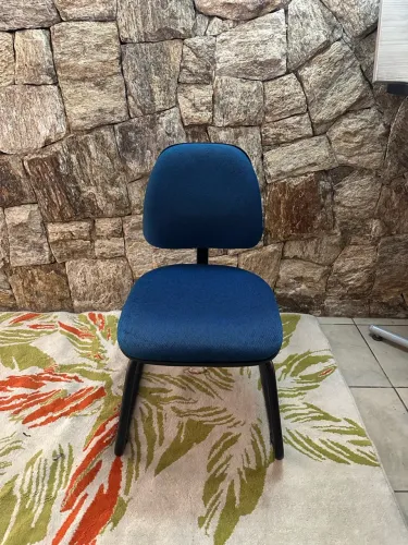Cadeira de Escritório Fixa Executiva (Azul/Preta) - Ótimo Estado!