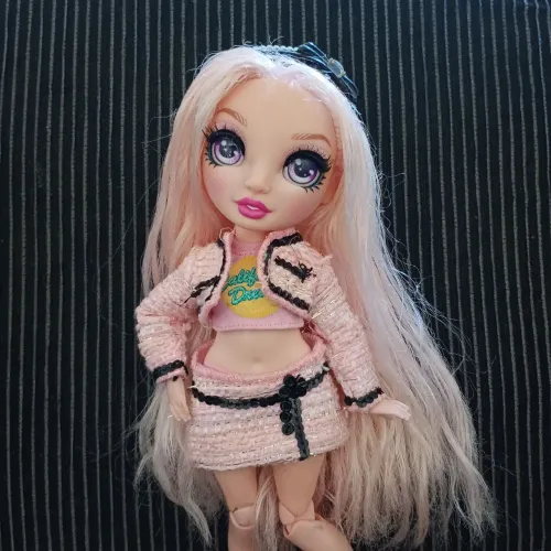 Rainbow high Bella Parker básica wave 1