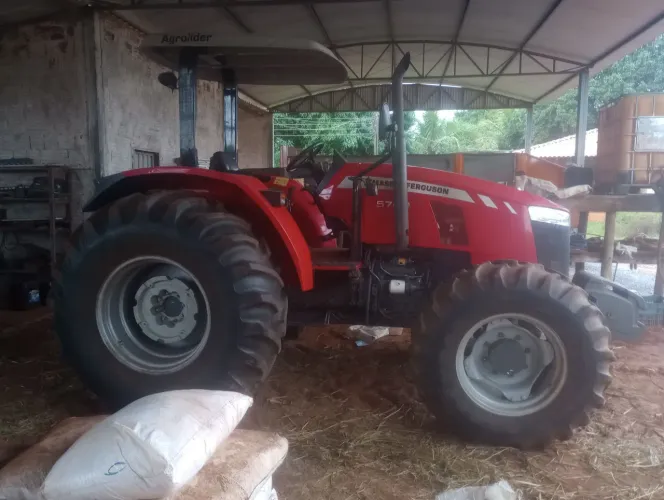 Trator Massey Ferguson 100 cv