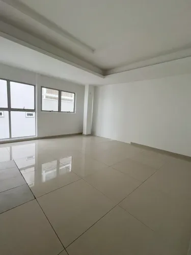 Cobertura comercial com 555m2 no Centro de Balneário Camboriú REF: AP 5293