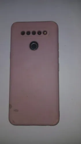 Aparelho funcionando perfeitamente, com 64 GB de armazenamento e bateria funcionando norma