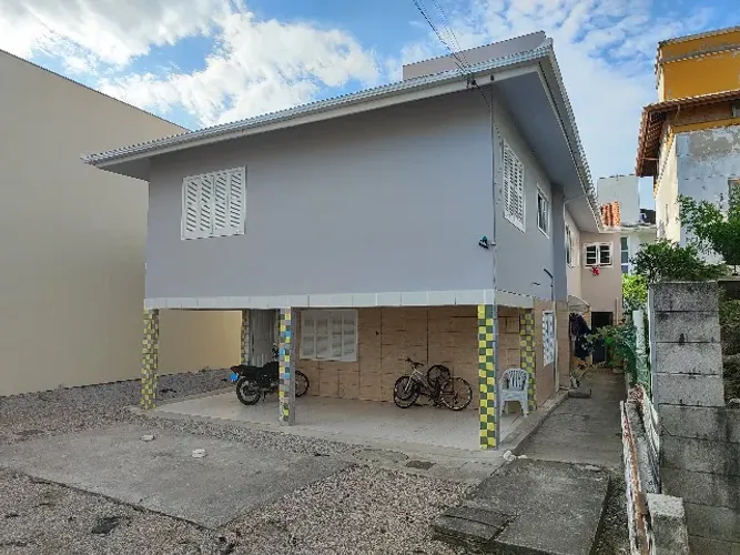 Vendo imóvel com 5 apartamentos na Ponta do Papagaio