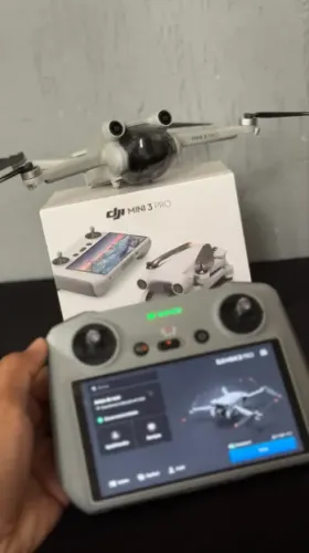 Drone DJI Mini 3 Pro + Controle DJI RC (Tela)