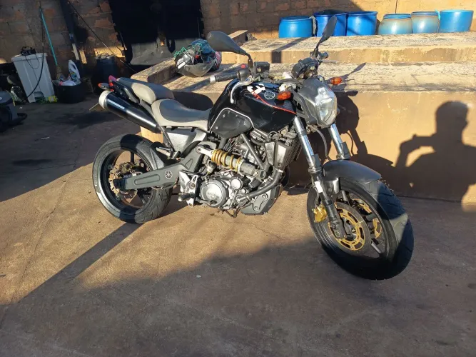 Vendo ou troco MT 660cc
