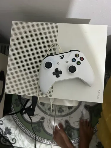 Xbox one s 1tb + controle Gamesir g7 se