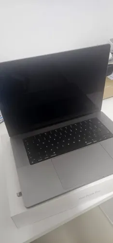 MacBook Pro 16" M2 Pro (16GB RAM / 512GB SSD) - Estado de Novo (Apenas 120 Ciclos)
