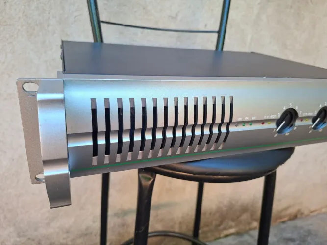 Amplificador de potência Amercan Apx 300 HI-FIn gradiente polyvox cygnus