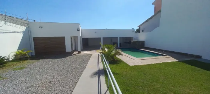 Alugo Casa Comercial em bairro nobre de Cuiabá ideal para Clinicas
