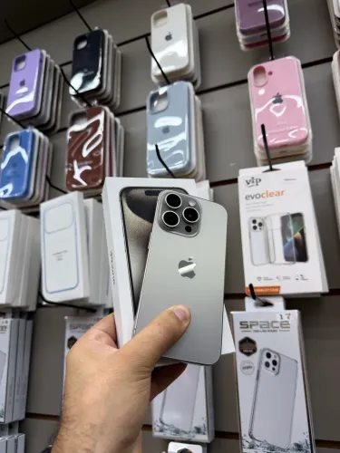 iPhone 15 Pro 256 GB Completo