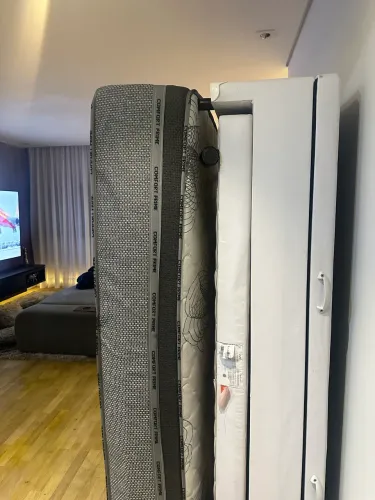 Cama baú de solteiro em ótimo estado
