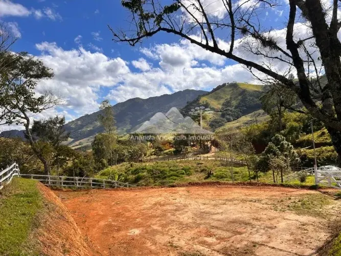 Construa o sonho da vida no campo! Chácara de 1.000m2 pronta! Delfim Moreira MG
