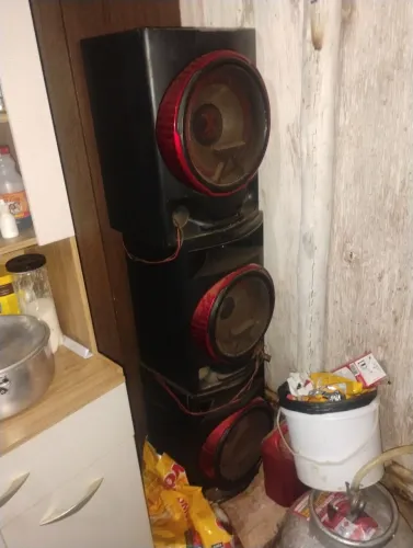 Vendo somente caixas de som lg