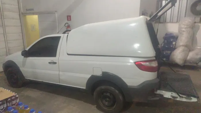 Vendo capota de fibra pra Strada 