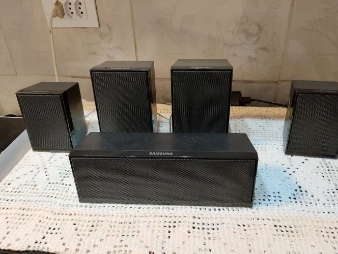 5 caixas de home theater Samsung
