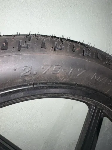 Jante com o pneu aro 17